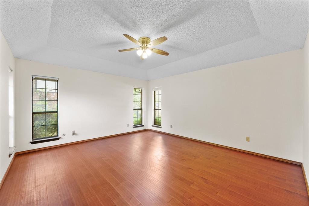 2323 Brookside Drive Property Photo 17