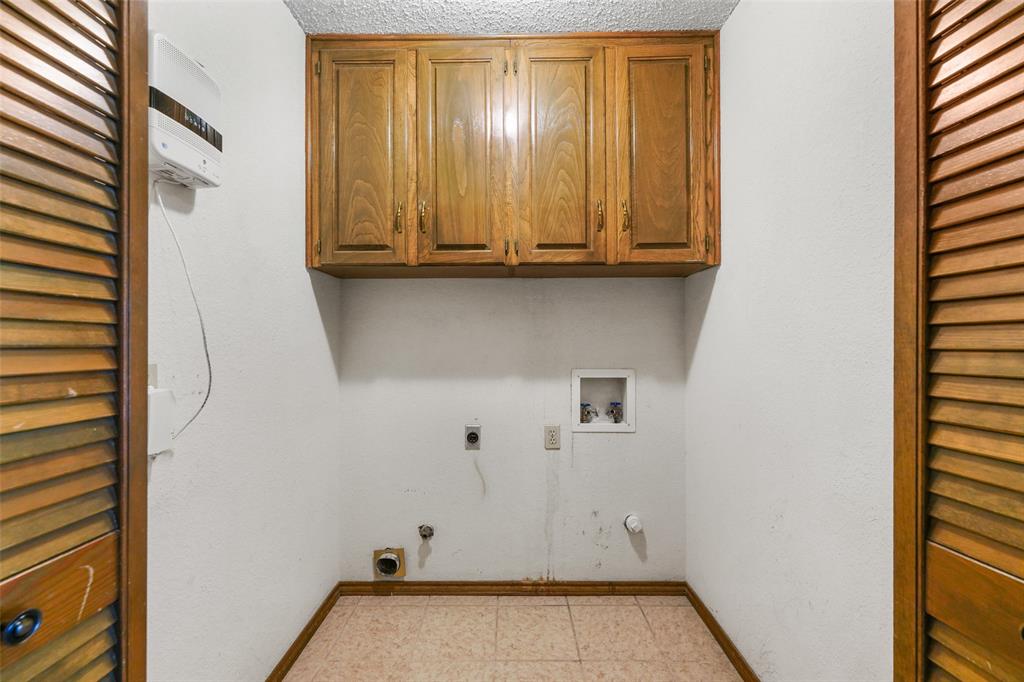 2323 Brookside Drive Property Photo 29