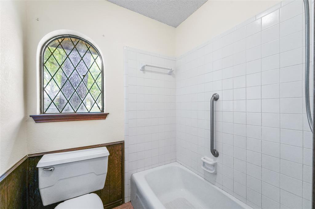 2323 Brookside Drive Property Photo 30