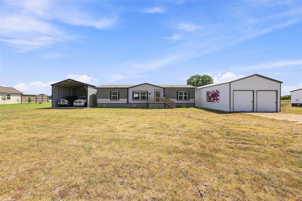 4932 County Road 4502 Property Photo 1