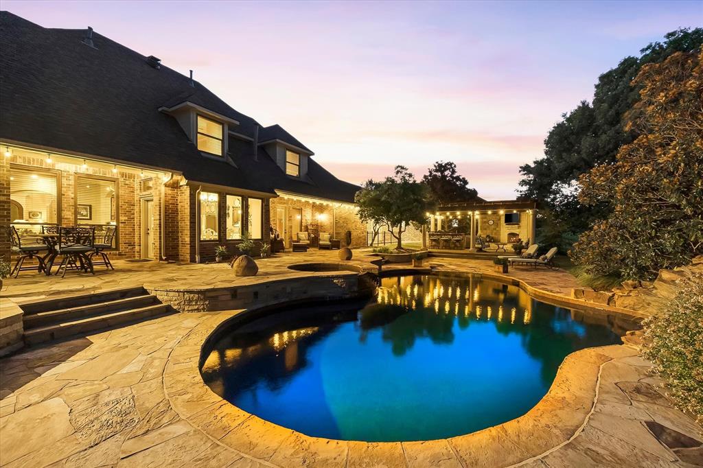 2 Maltese Circle Property Photo 3