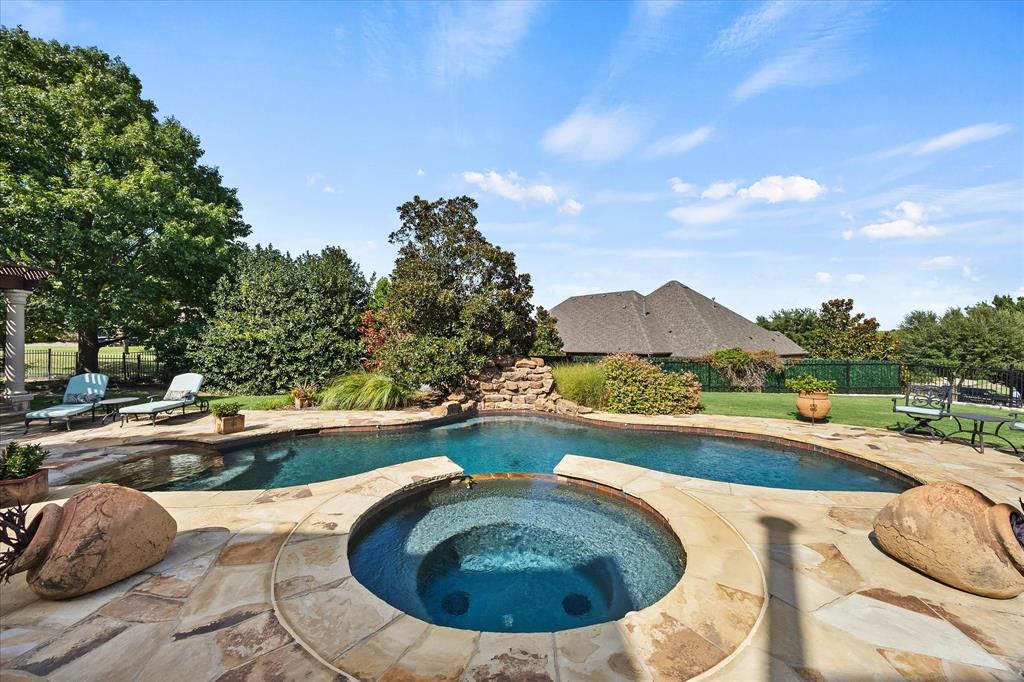 2 Maltese Circle Property Photo 34
