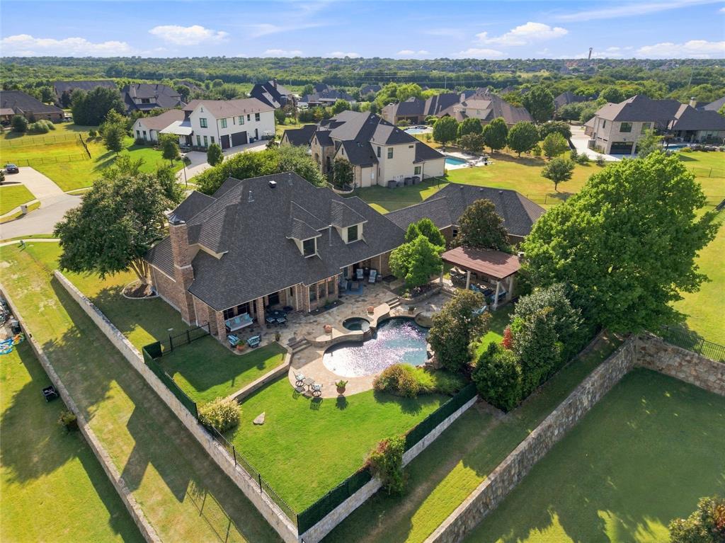 2 Maltese Circle Property Photo 38
