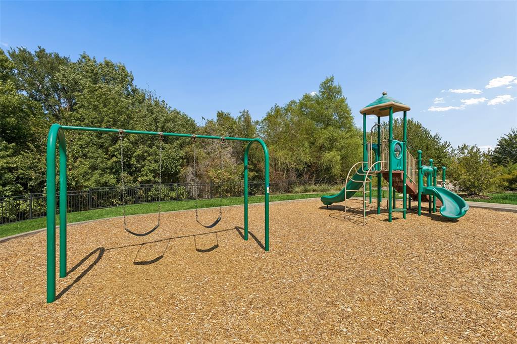 2500 Ever Birch Way Property Photo 6