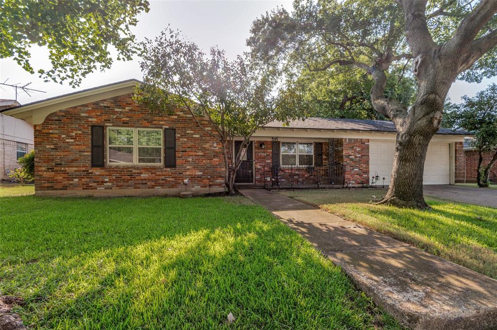 2304 Shady Brook Drive Property Photo 1