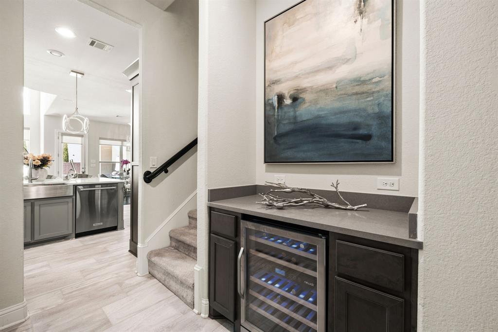 1043 Running Bay Property Photo 11