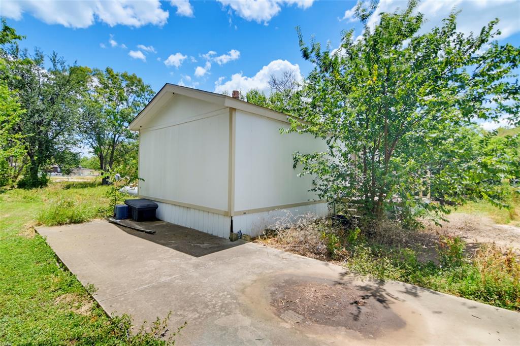 333 Pecan Drive Property Photo 3