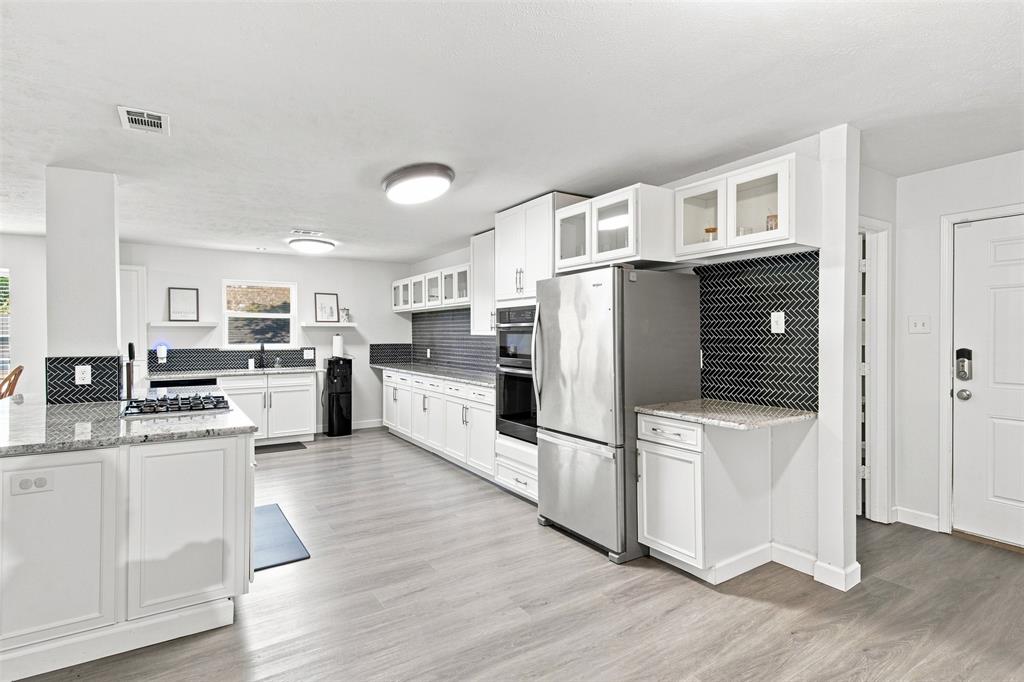 2021 Meadowcreek Drive Property Photo 1