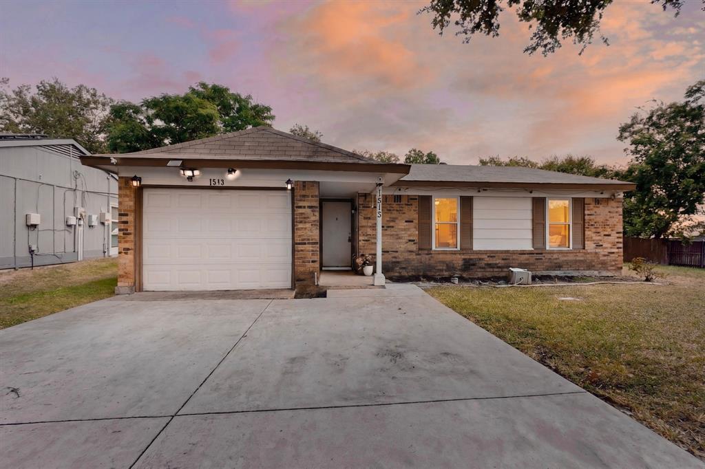 1513 Pelican Court Property Photo 1