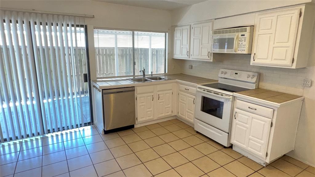 2617 Roman Way Property Photo 9
