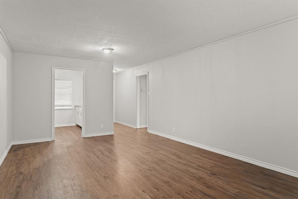 429 Johnson St Property Photo 6