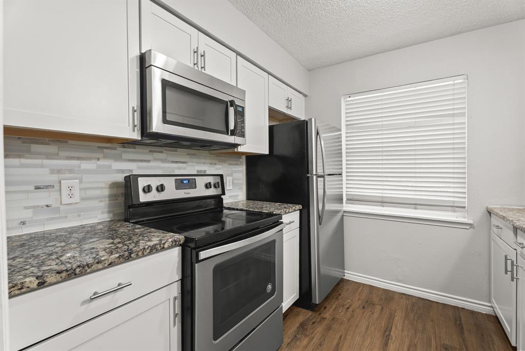 429 Johnson St Property Photo 7
