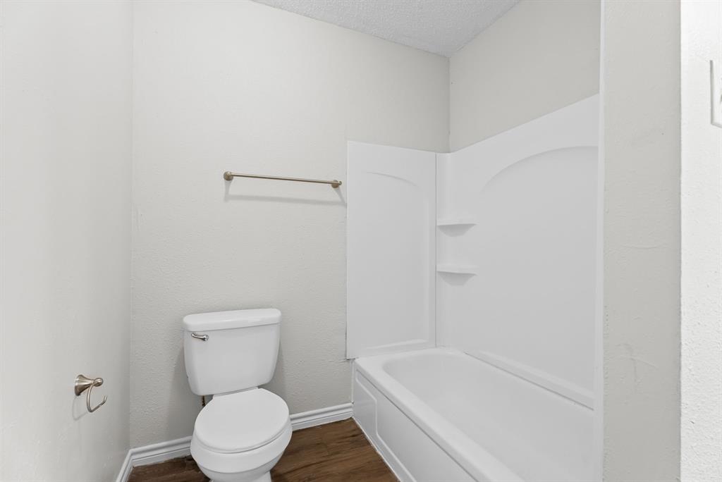 429 Johnson St Property Photo 12