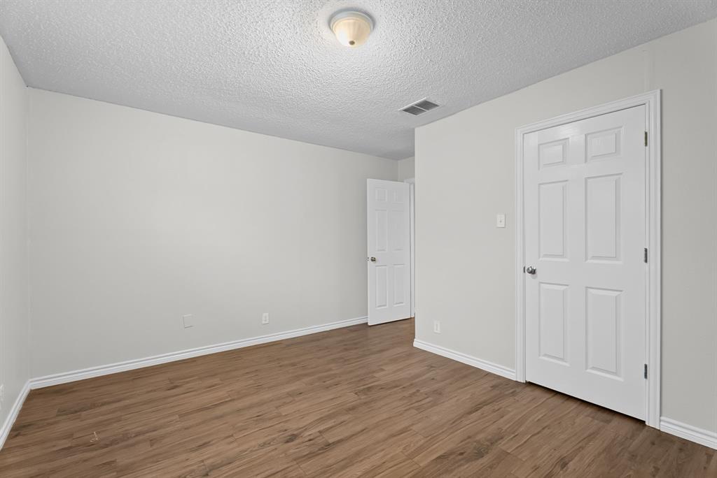 429 Johnson St Property Photo 14