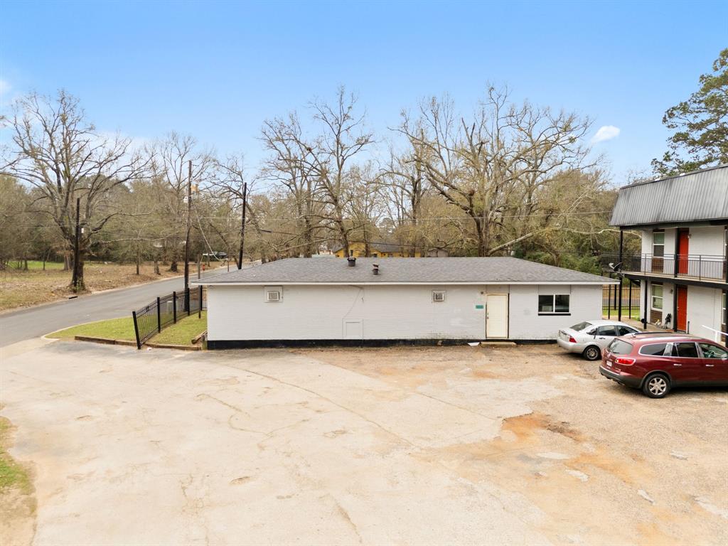 429 Johnson St Property Photo 15