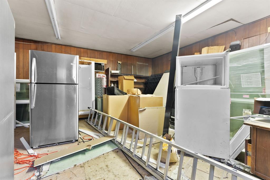 429 Johnson St Property Photo 18