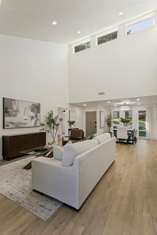 8031 Moss Meadows Drive Property Photo 6