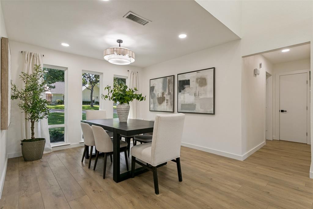8031 Moss Meadows Drive Property Photo 7