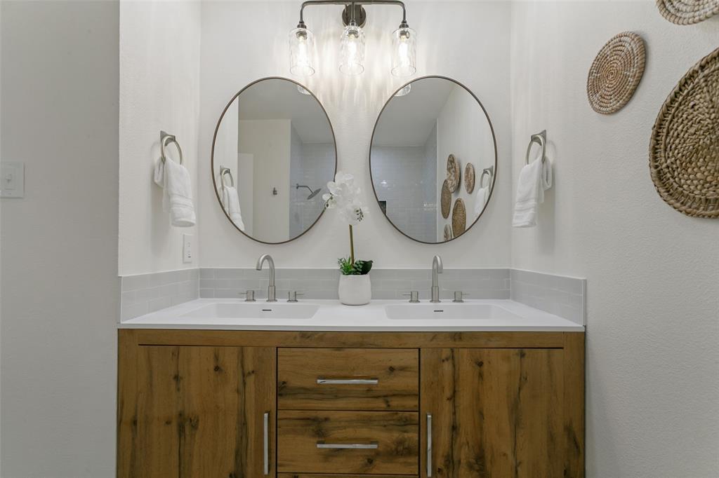 8031 Moss Meadows Drive Property Photo 18