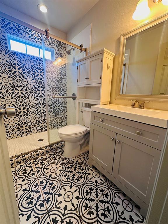 4404 Harwen Terrace Property Photo 7