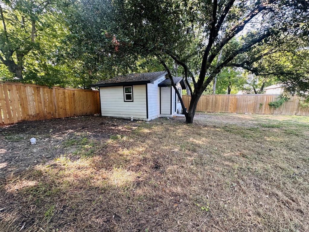 4404 Harwen Terrace Property Photo 9