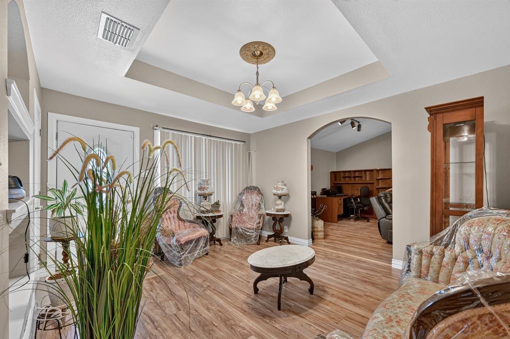 3532 Edgebrook Drive Property Photo 4