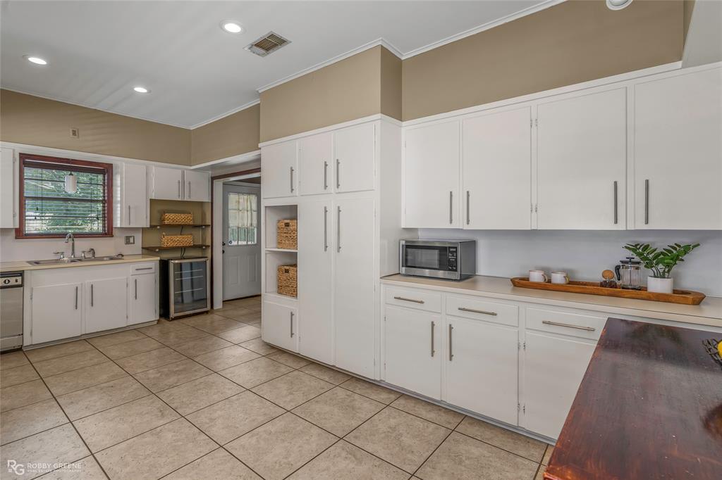 830 Stephenson Street Property Photo 14