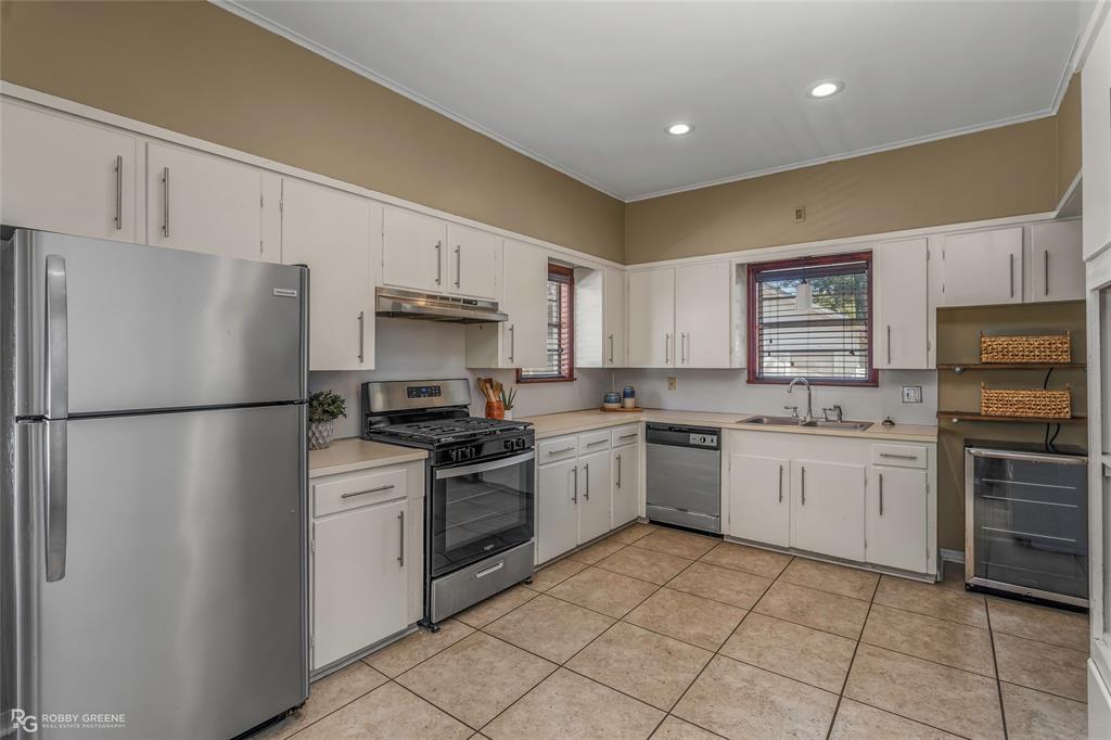 830 Stephenson Street Property Photo 15