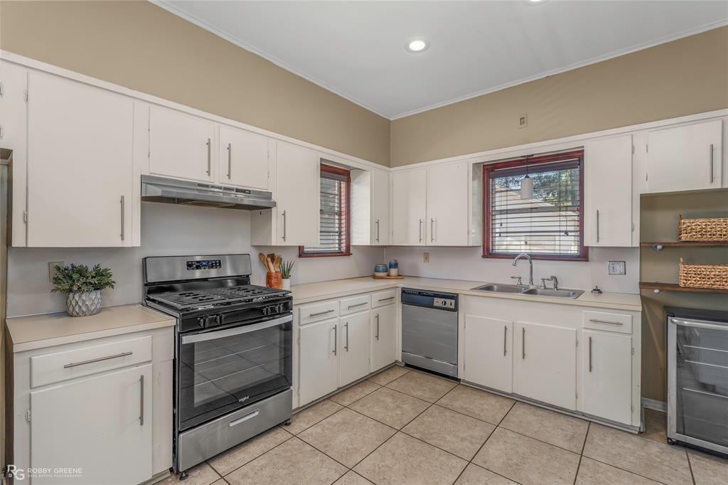 830 Stephenson Street Property Photo 16