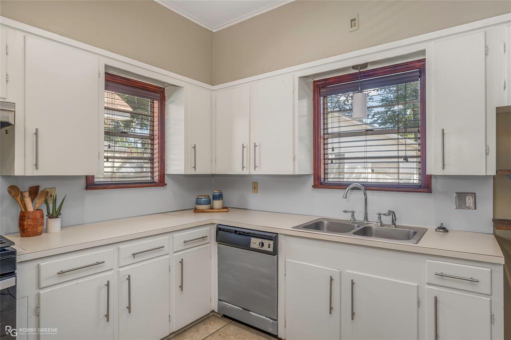 830 Stephenson Street Property Photo 20