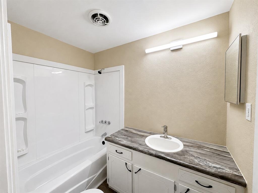 8275 Bay Drive Property Photo 14
