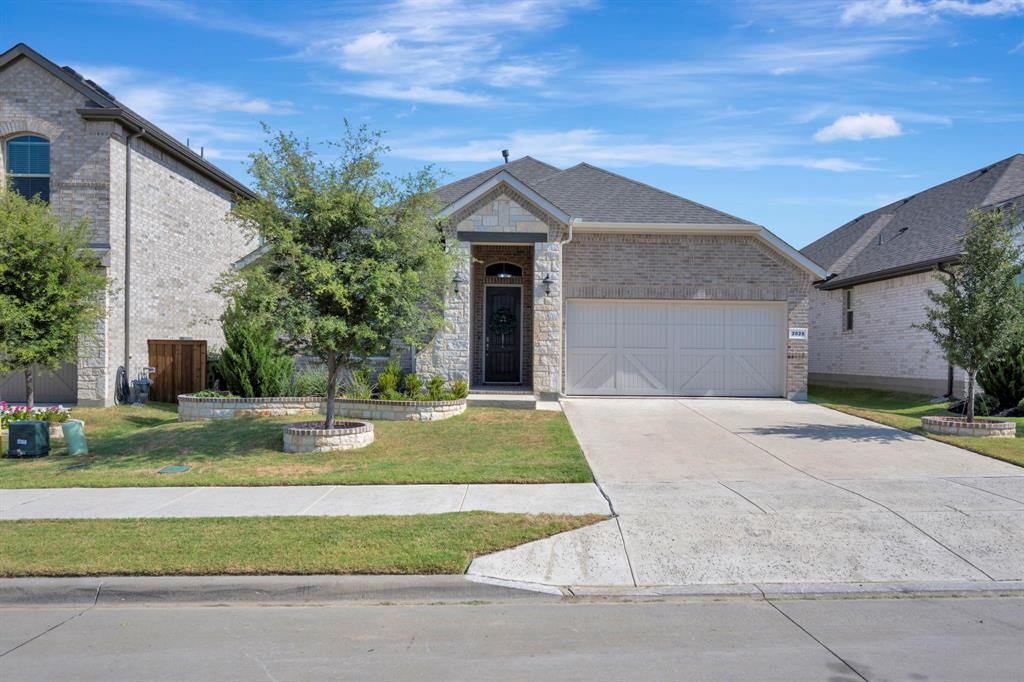 2028 Windsor Drive Property Photo 1