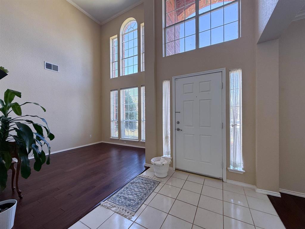 1616 Endicott Drive Property Photo 4