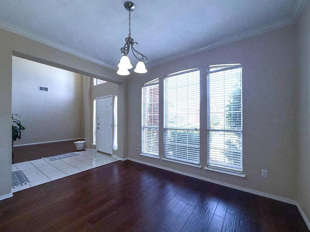 1616 Endicott Drive Property Photo 5