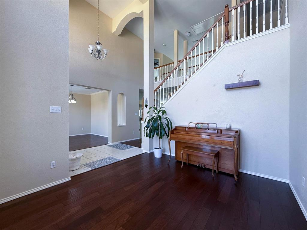1616 Endicott Drive Property Photo 6