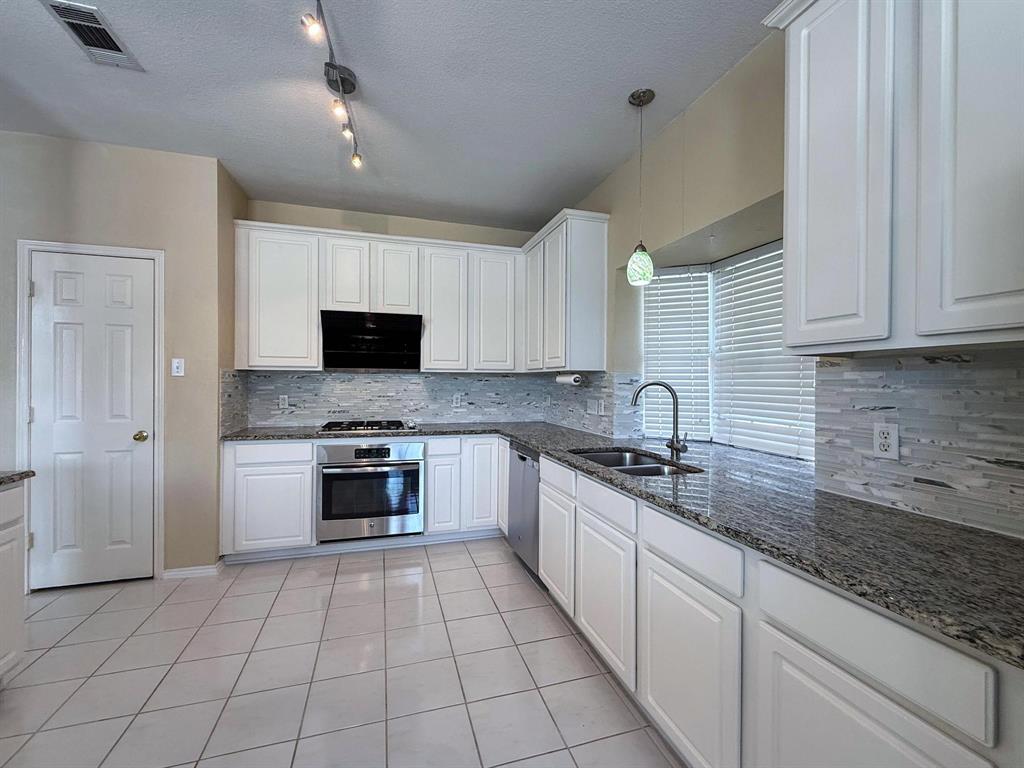 1616 Endicott Drive Property Photo 15