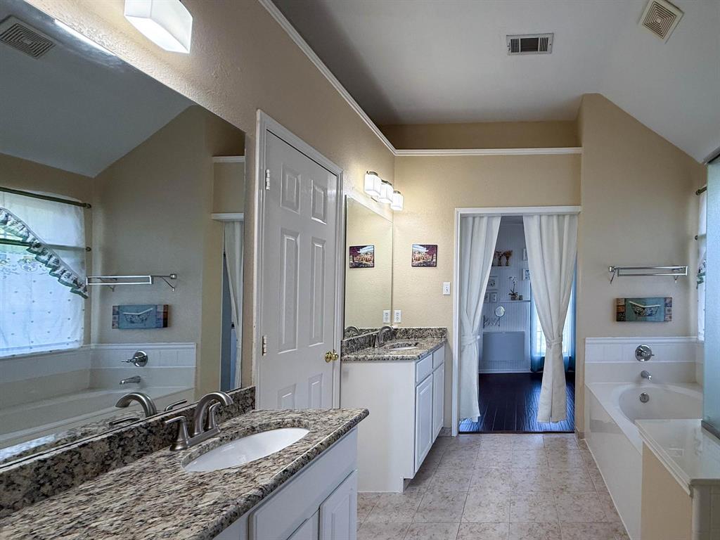1616 Endicott Drive Property Photo 27