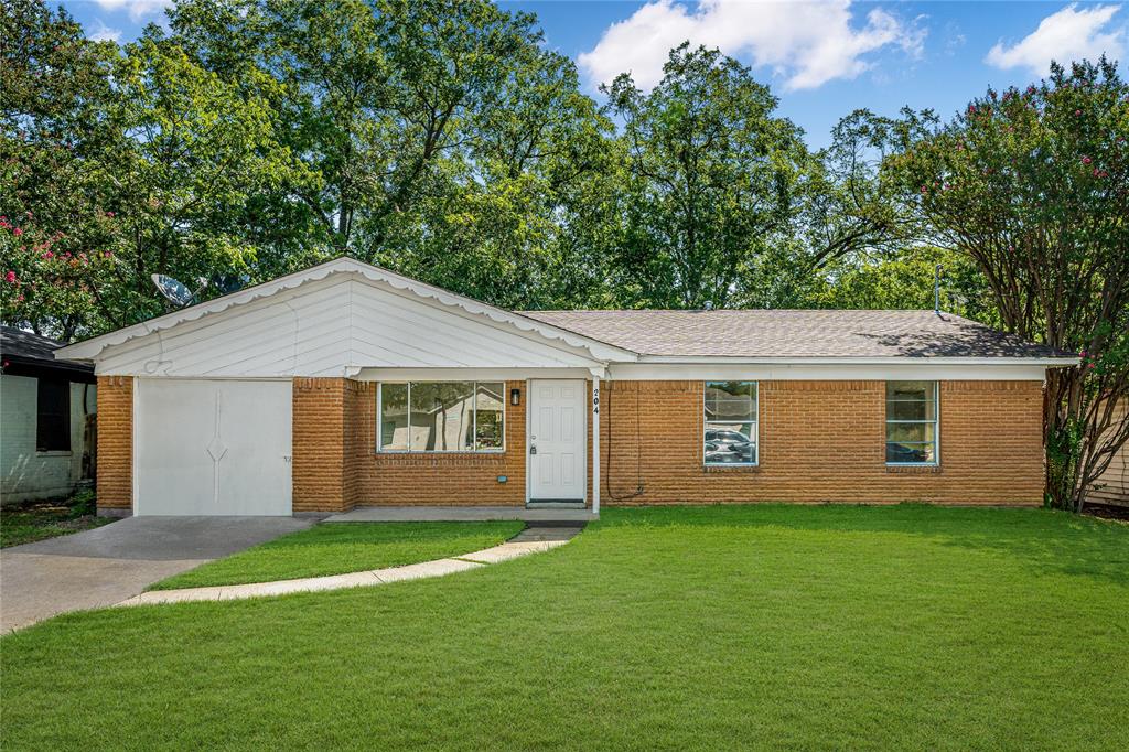 204 S Lillis Lane Property Photo 1
