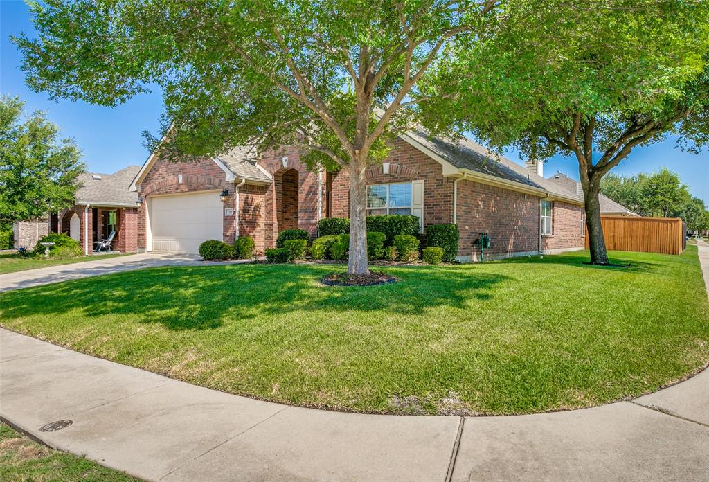 2213 Willow Creek Drive Property Photo 1