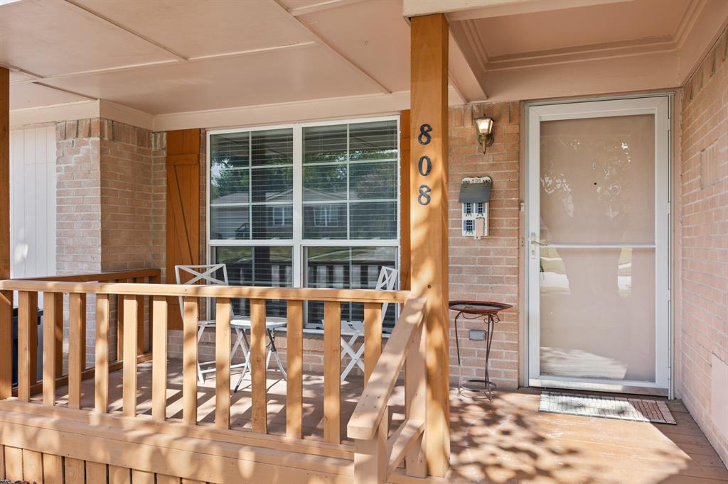 808 Jackson Street Property Photo 3
