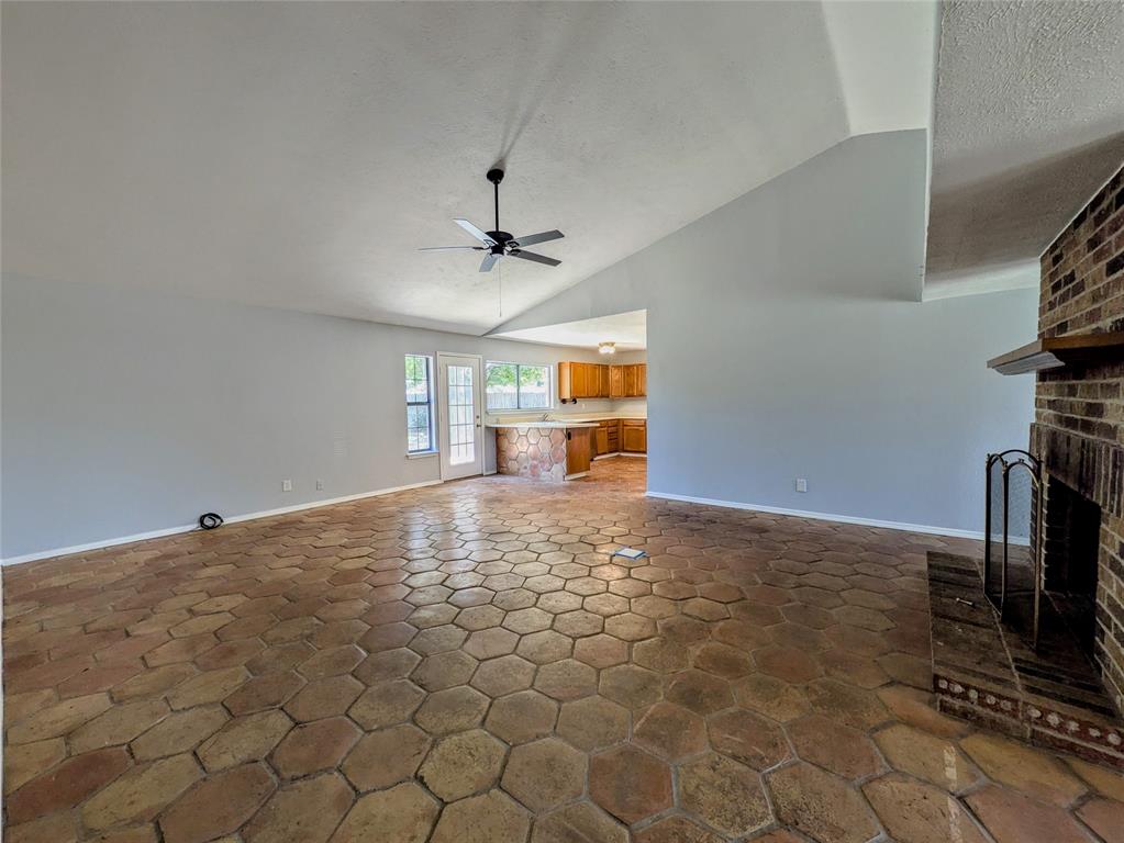 2301 Villanova Street Property Photo 8
