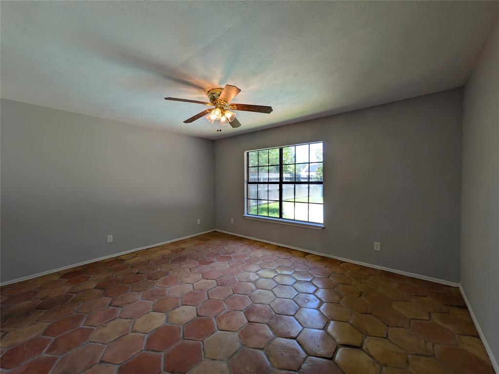 2301 Villanova Street Property Photo 13