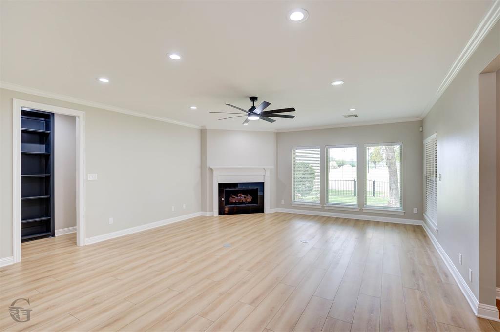 24 Waterbury Drive Property Photo 6