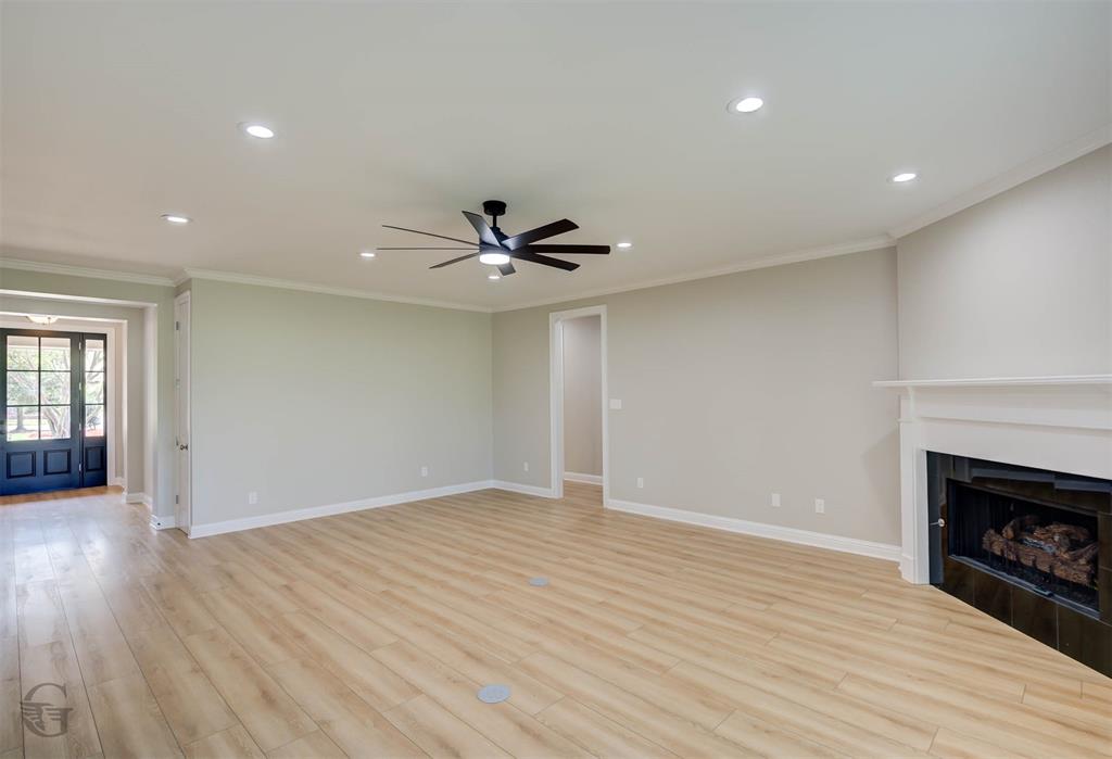 24 Waterbury Drive Property Photo 7