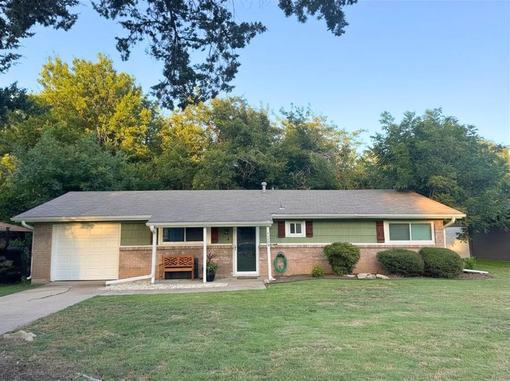 1109 Benbrook Terrace Property Photo 1