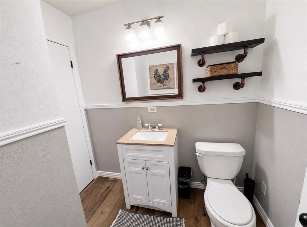 1109 Benbrook Terrace Property Photo 10