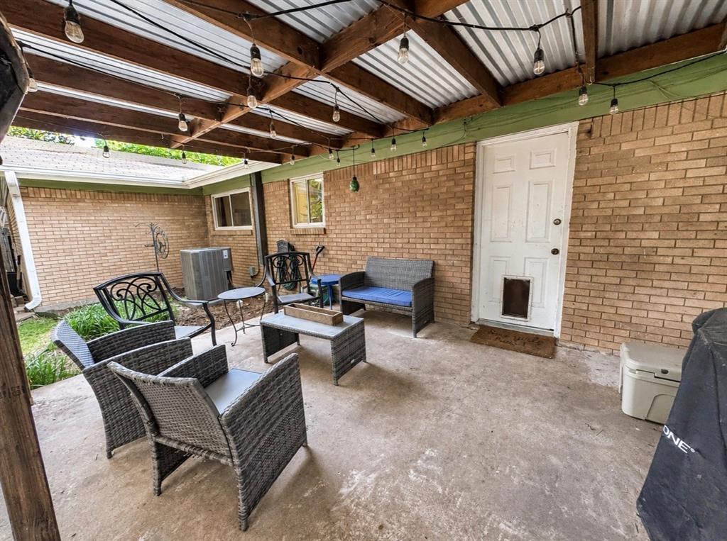 1109 Benbrook Terrace Property Photo 14