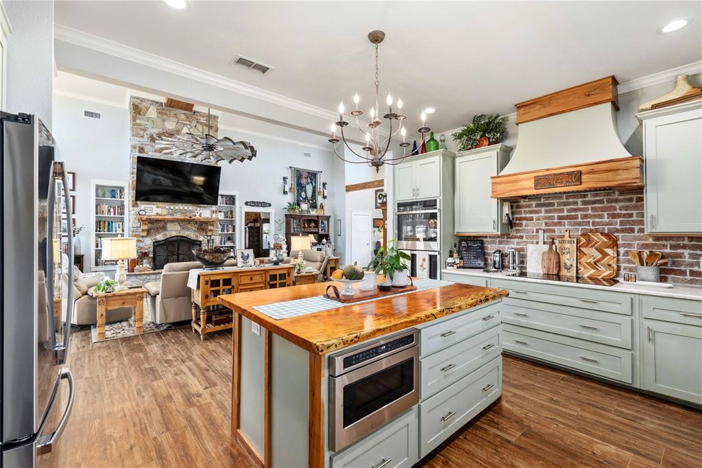 6108 Highway 1689 Property Photo 12