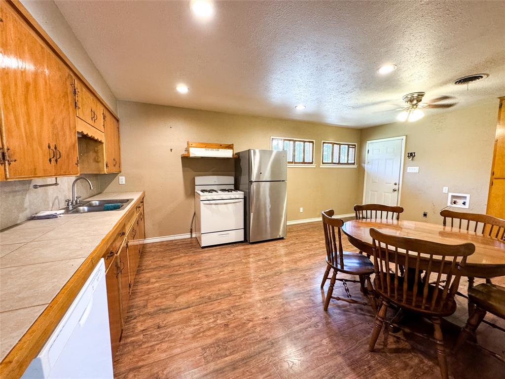203 N Avenue M Property Photo 5