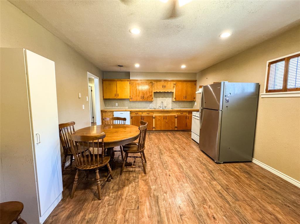 203 N Avenue M Property Photo 9
